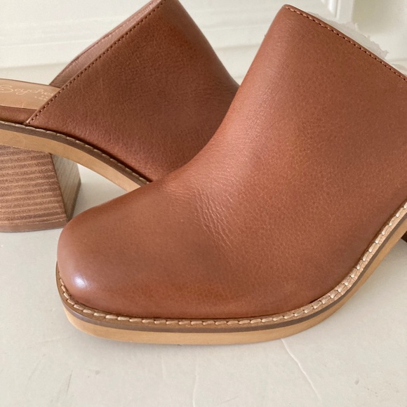 NWOT Anthropologie Seychelles Spur Of The Moment Brown Leather Mules Sz 7.5/9.5 - Picture 2 of 6